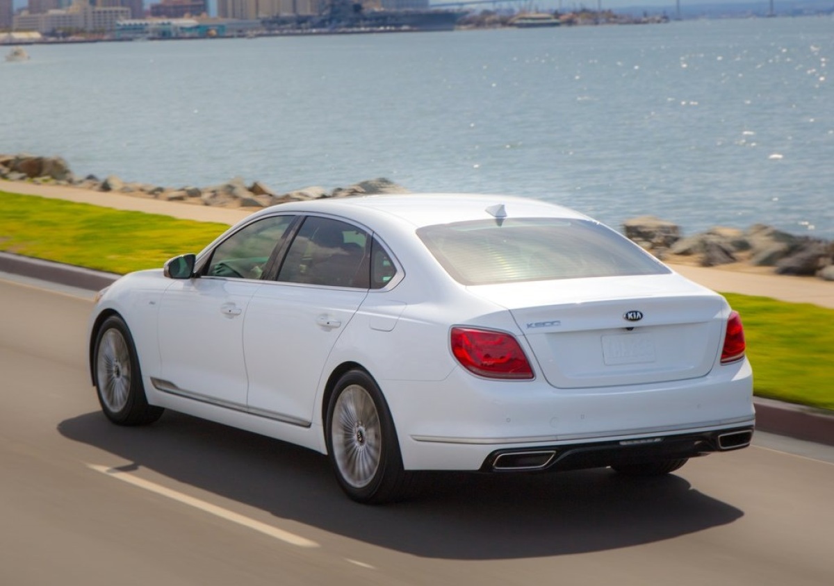 Kia-K900-2019-1024-0d