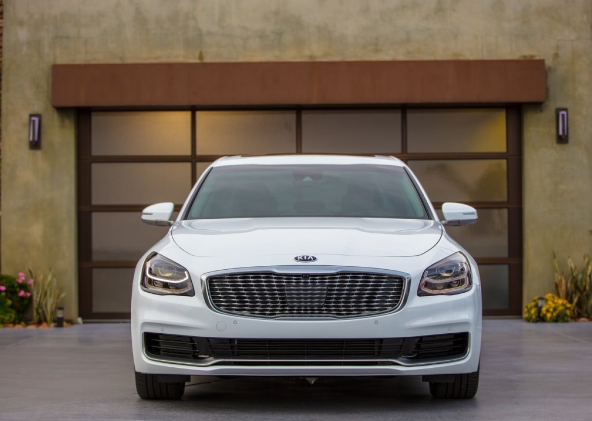 Kia-K900-2019-1024-0e