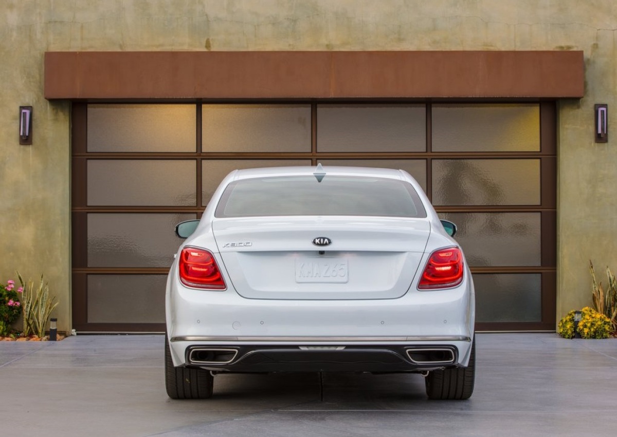 Kia-K900-2019-1024-0f