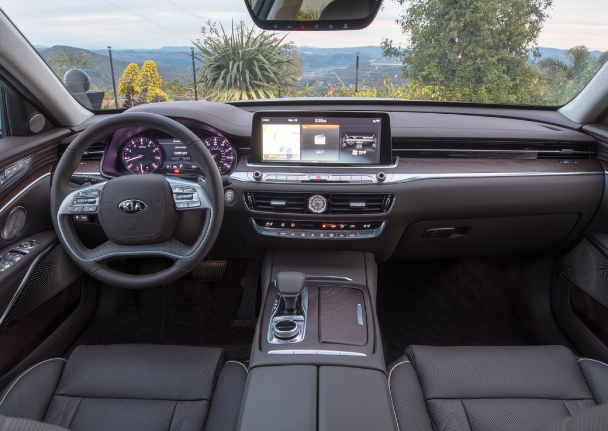 Kia-K900-2019-1024-10