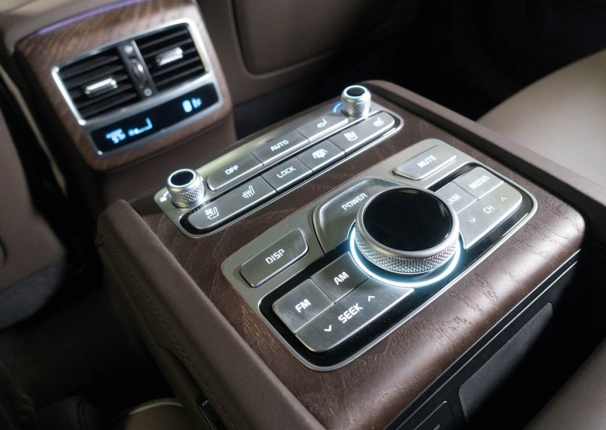 Kia-K900-2019-1024-14