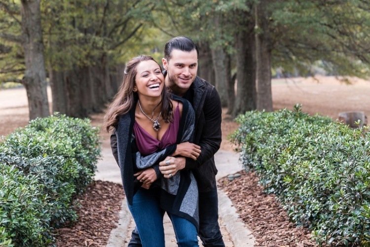 Michael Malarkey je známy zo seriálu Upírske denníky (The Vampire Diaries), v ktorom sa dočkal takmer štastného konca po boku Bonnie (Kat Graham).