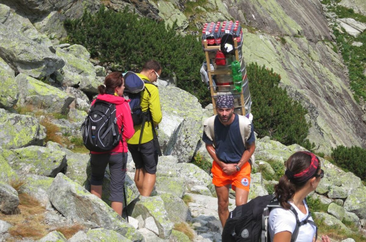 Nosiči, šerpovia, Vysoké Tatry, náklad, turistika, turista, turisti, nosic, cestovny ruch,