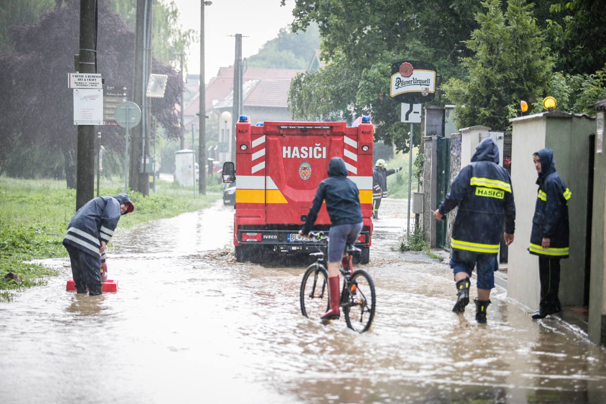 POČASIE: Silná búrka v hlavnom meste