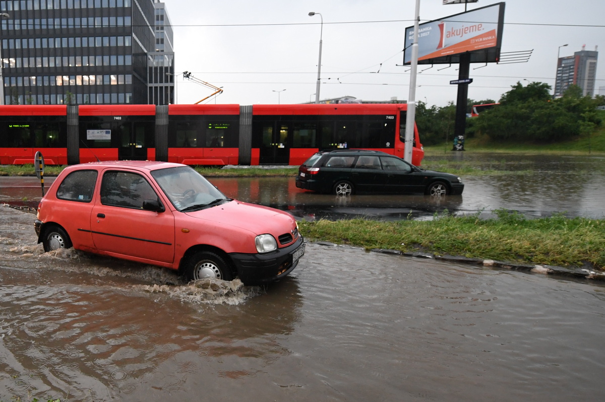 Slovensko počasie dažde záplavové Bratislava