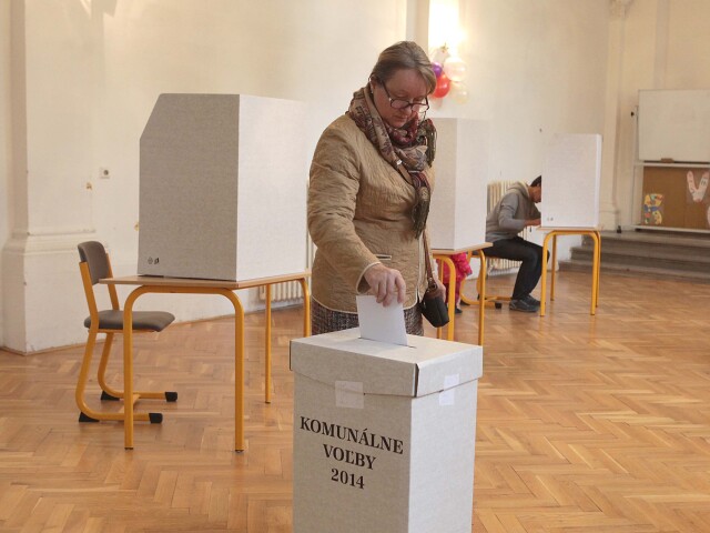 komunalne volby, urna, volič