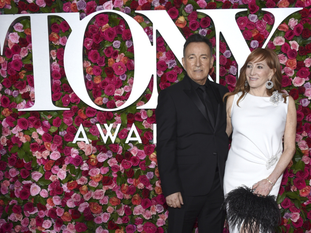 The 72nd Annual Tony Awards - Spevák Bruce Springsteen a jeho manželka Patti Scialfa.