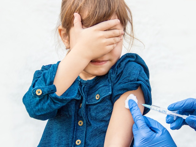 očkovanie, dievča, dieťa, injekcia, prevencia