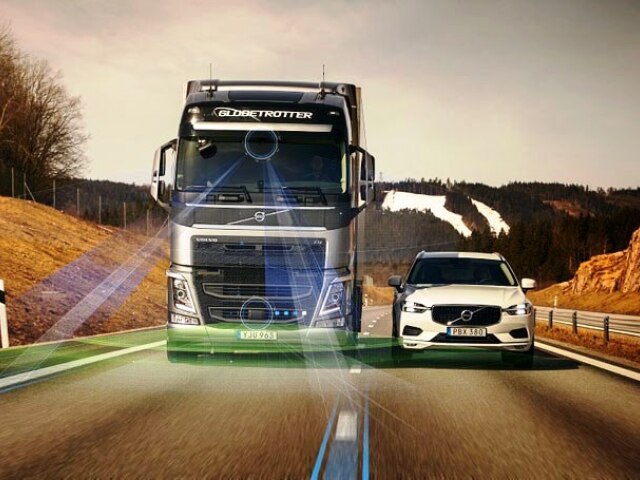 Volvo Trucks - nové asistenčné systémy