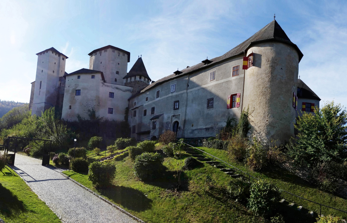  c  Burg Lockenhaus