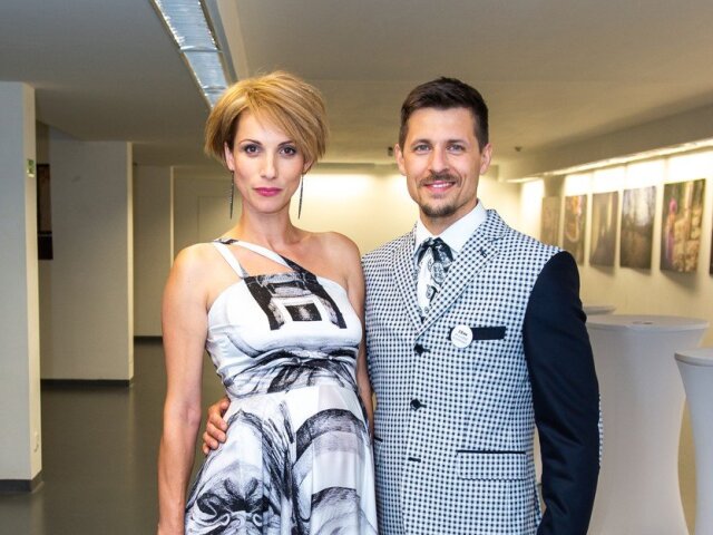 Herečka Zuzana Kanócz a jej partner - herec Juraj Loj.