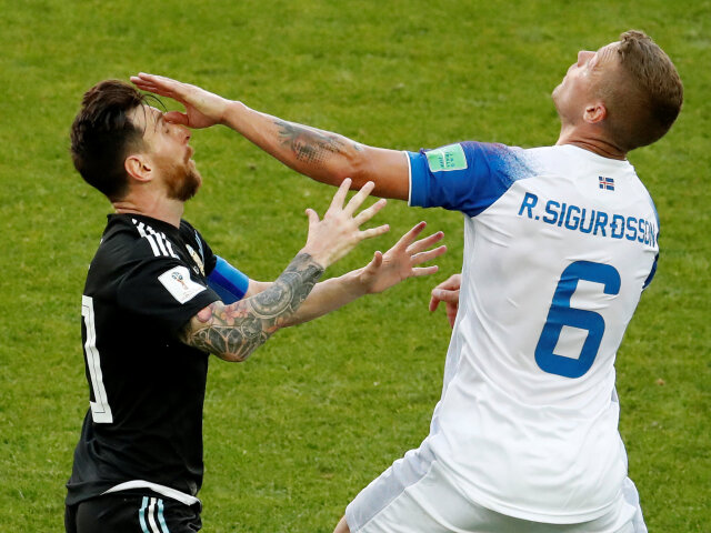 Lionel Messi, Ragnar Sigurdsson