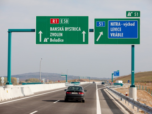 nitra, dialica, pribina, doprava