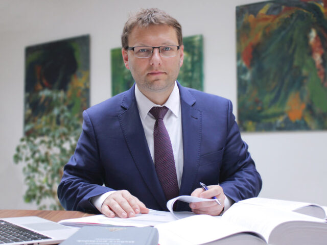 JUDr Ivan Humenik Ph D partner-1200x800