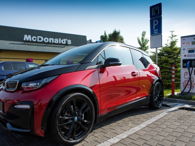 McDonald's - rýchlonabíjacie stanice