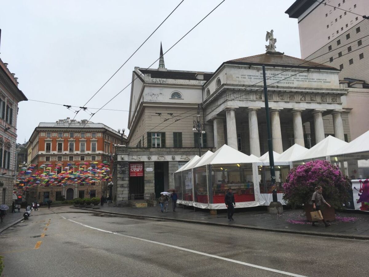 Janov, Taliansko, Piazza De Ferrari