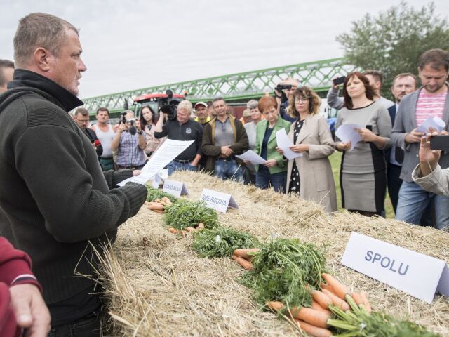 protestujúci farmári Bratislava