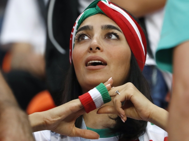 Fanúšička, Irán