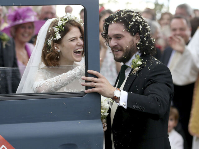 Šťastní novomanželia - Kit Harington a Rose Leslie.