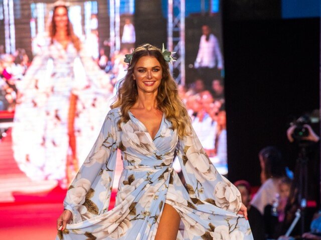 Bývalá Miss Universe a modelka Anna Amenová. 