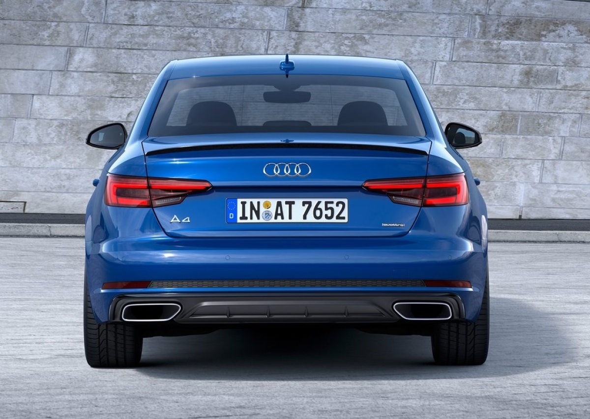 Audi-A4-2019-1024-0d