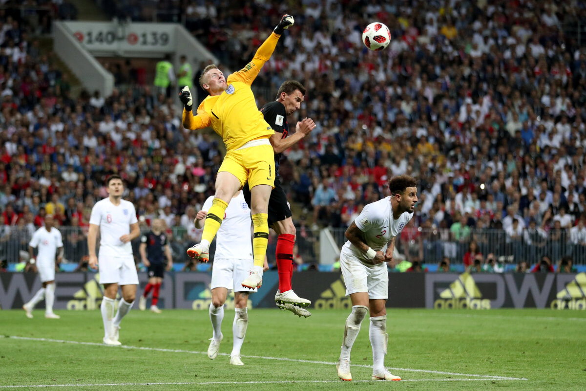 Jordan Pickford, Mario Mandžukič