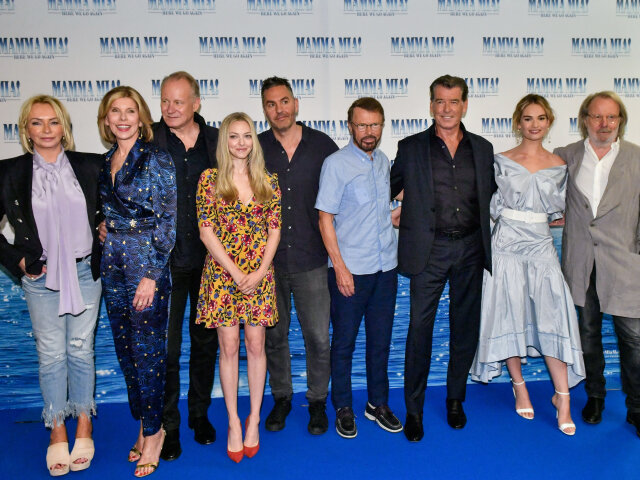 Christine Baranski, Stellan Skarsgard, Amanda Seyfried, skladateľ a pôvodný člen ABBA Bjorn Ulvaeus