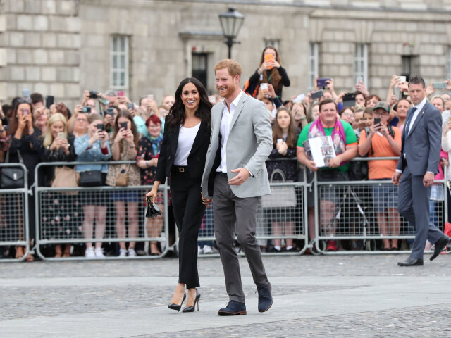 Princ Harry a vojvodkyňa Meghan pri návšteve Trinity College v Dubline. 