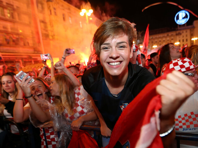 SOCCER-WORLDCUP-CRO-ENG/FANS
