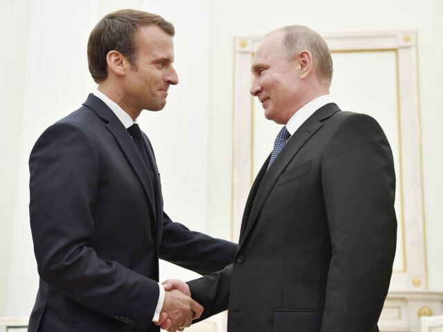 Emmanuel Macron, Vladimir Putin