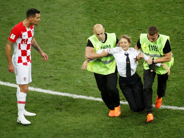 Veronika Nikuľšinová, Pussy Riot, Dejan Lovren