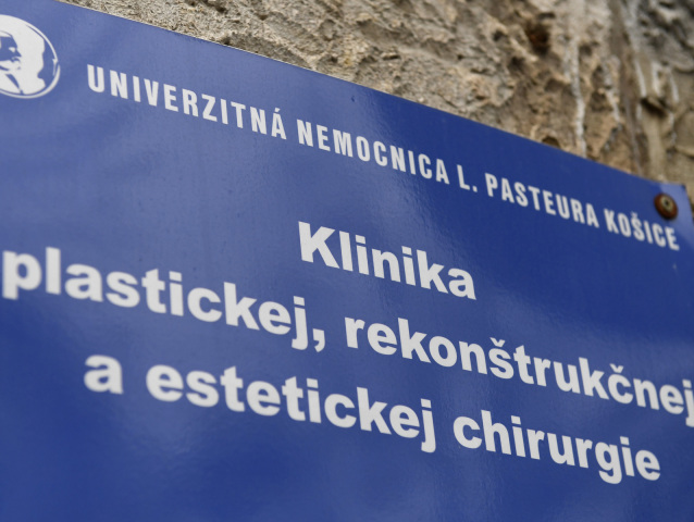 SR UNLP Košice klinika primár chirurgia plastická operácie KEX