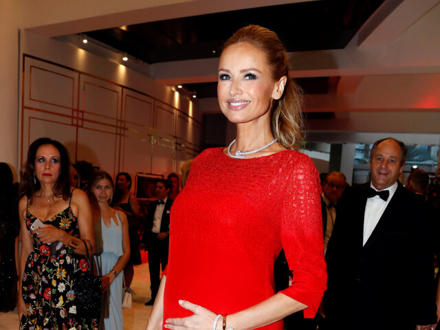 Adriana Sklenaříková-Karembeu