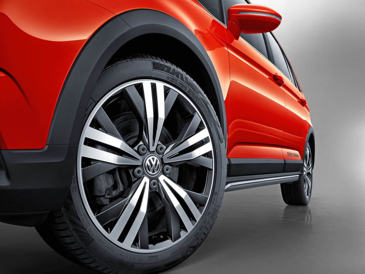 VW Cross Touran L - 2018