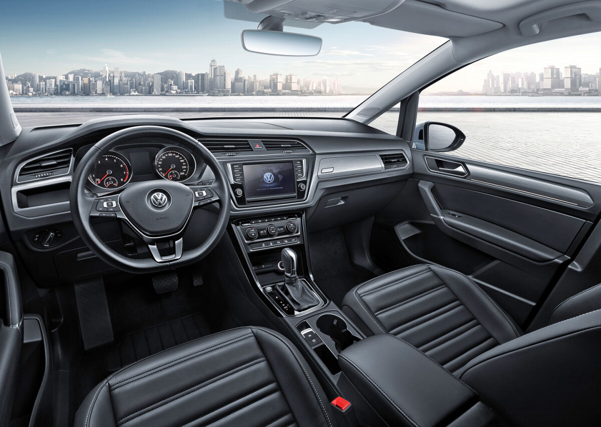 VW Cross Touran L - 2018