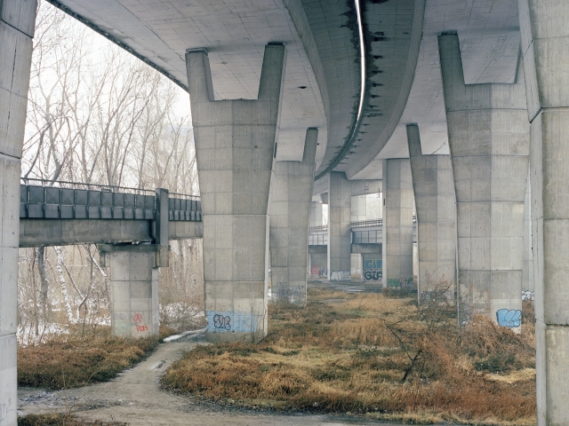 Výber fotografií z cyklu Okolo rieky... vystavuje Jana Ilková v Stredoslovenskom dome fotografie.