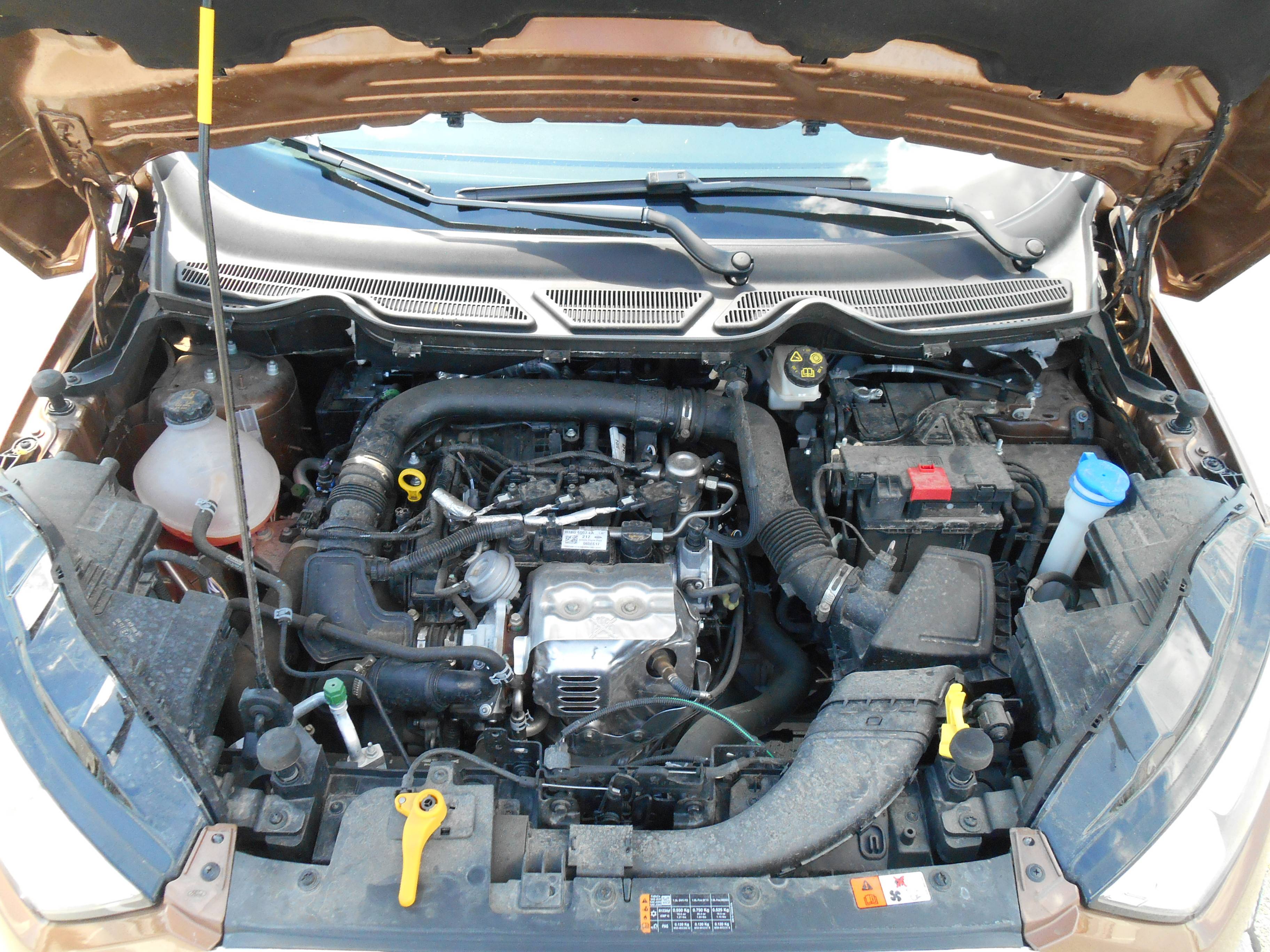 O pohon sa stará trojvalcový jednolitrový zážihový agregát EcoBoost s výkonom 92 kW (125 k) a krútiacim momentom 170 Nm.