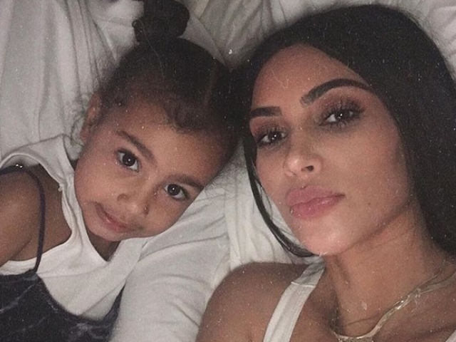 Kim Kardashian a jej najstaršia ratolesť - dcérka North West.