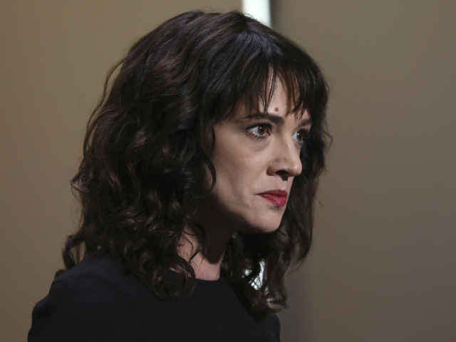 Herečka Asia Argento na zábere z mája 2018.