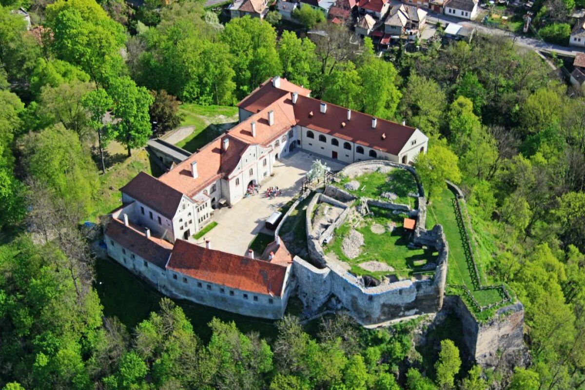 Hrad Modrý Kameň