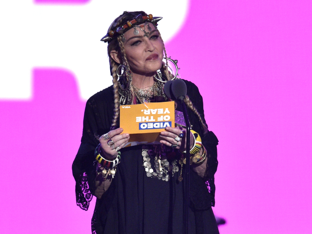 Madonna si zaspomínala na speváčku Arethu Franklinovú.