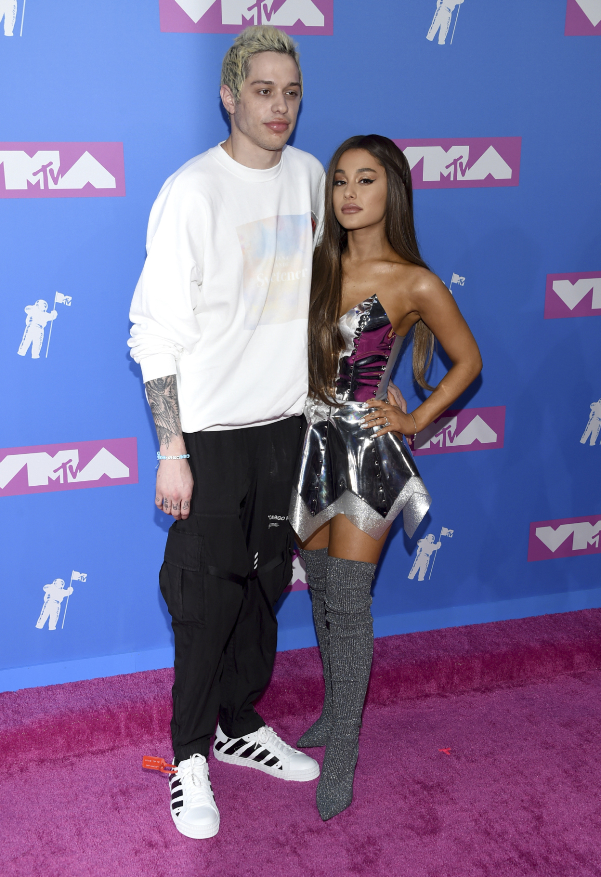 Pete Davidson a Ariana Grande prišli spoločne. 