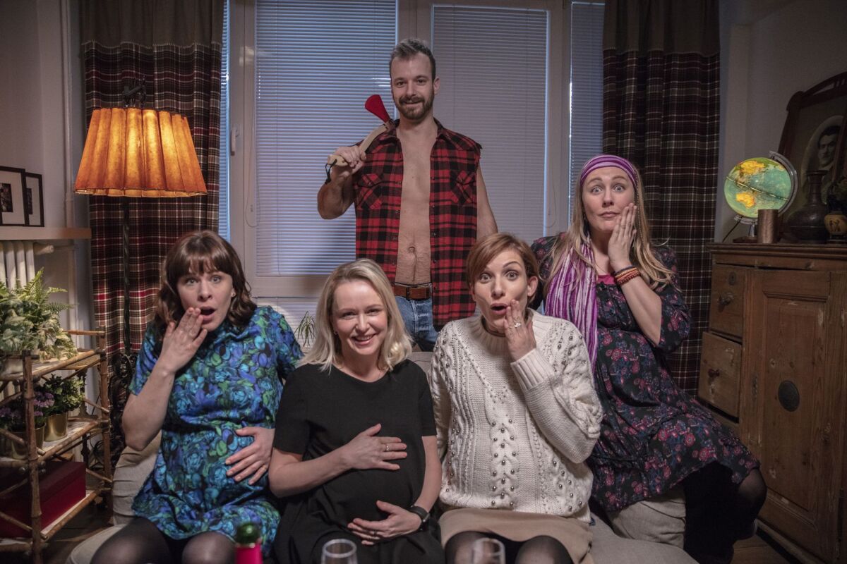 som mama, kristína farkašová, kristína tormová, daniela šencová, michaela čobejová, zuzana kanócz, lukáš dóza,