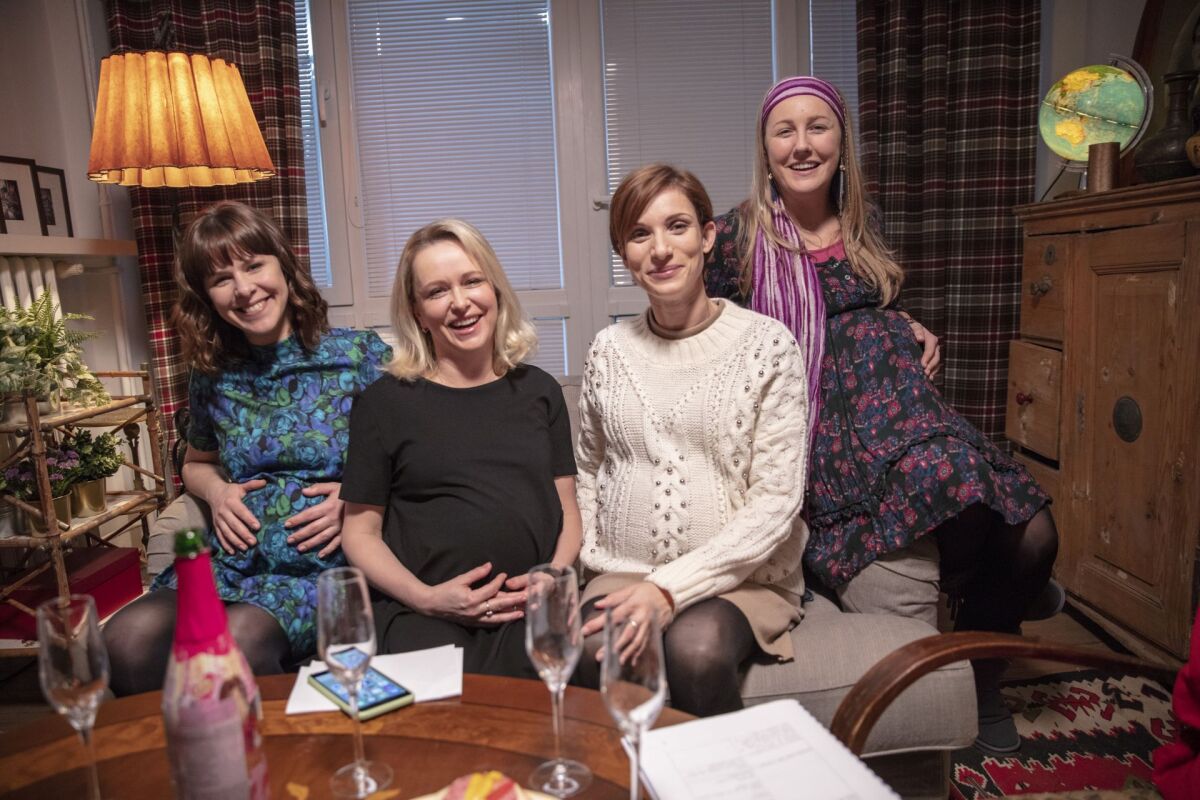 som mama, kristína farkašová, kristína tormová, daniela šencová, michaela čobejová, zuzana kanócz,
