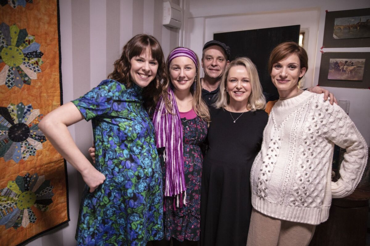 som mama, kristína farkašová, kristína tormová, daniela šencová, michaela čobejová, zuzana kanócz,
