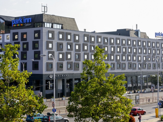 Bratislava hotel Danube Park Inn fasáda