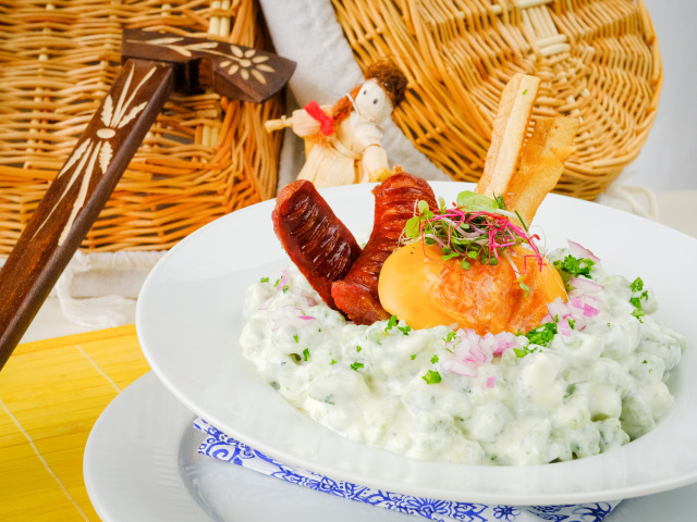 Furmanské halušky s "pŕhľavou", bryndza