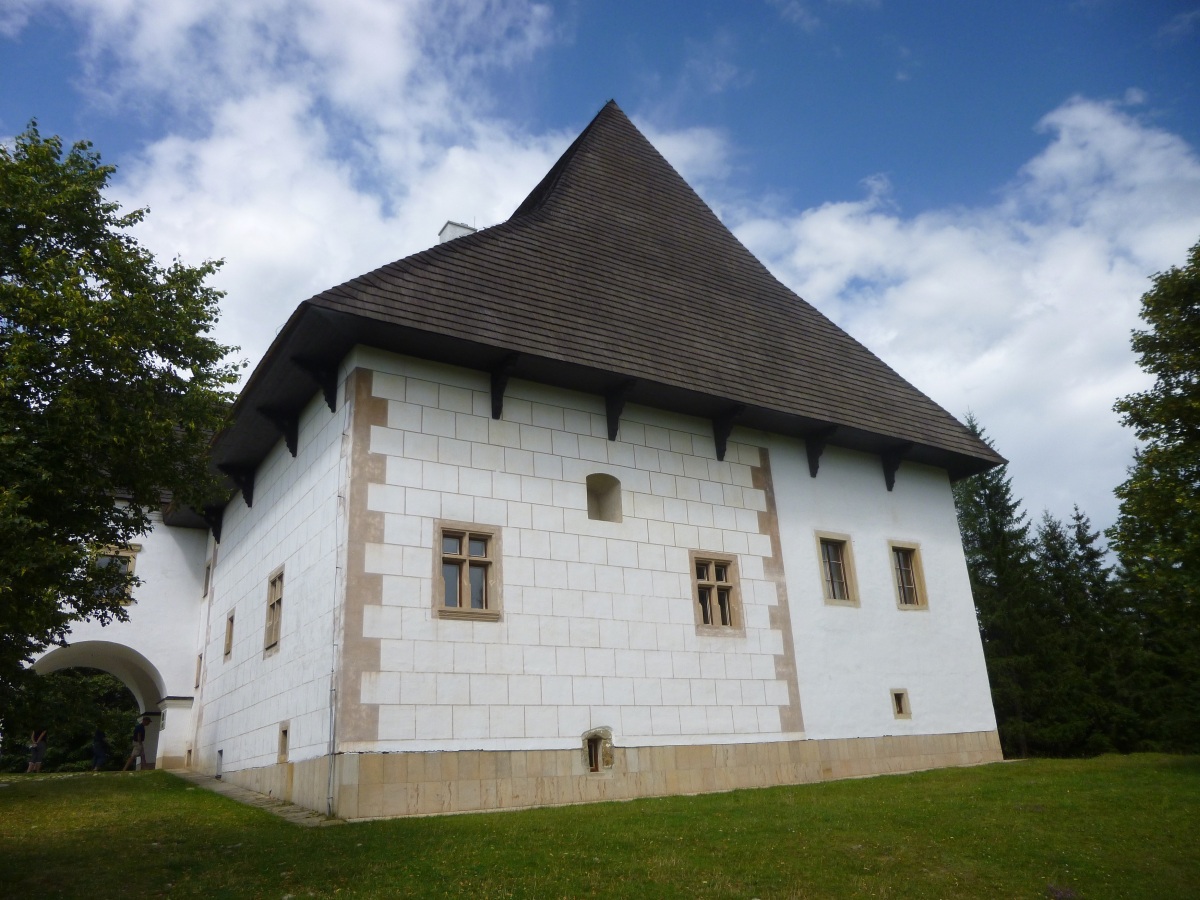 Goticko-renesančný kaštieľ, Parížovce,