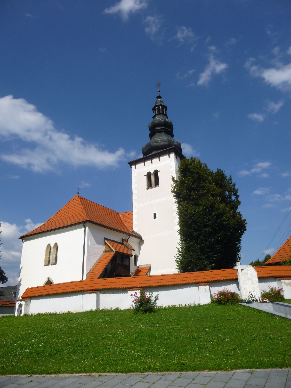 Kostol Svätých Šimona a  Júdy, 14. storočie, Liptovské Sliače,