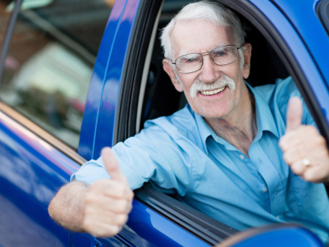 seniori, hendikep, auto, penzisti, dôchodci,